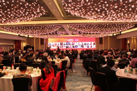 �����³�̬   ��չ��ҵ̬